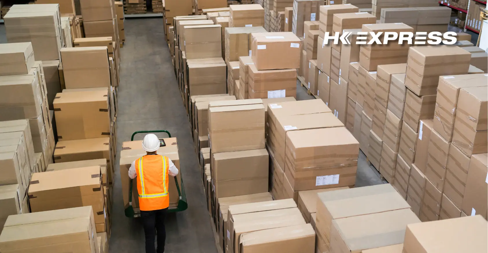 Hk express logistics workers working in Warehouse, To meet same day delivery